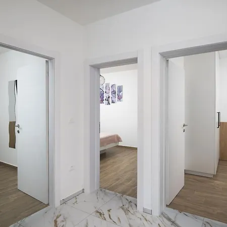 فيلة Barbara Juršići